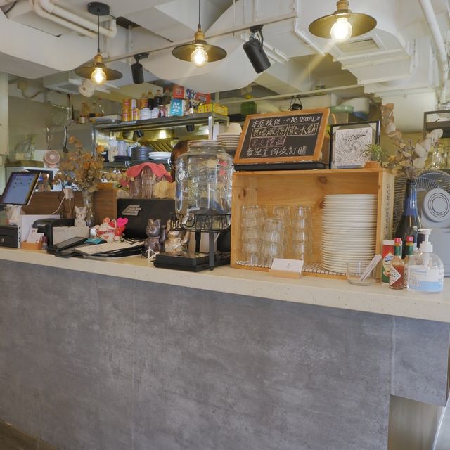 中環樓上家居Cafe，招牌虎蝦意粉夠濃郁 