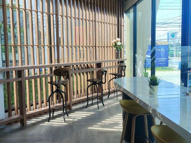 koo koo café ตกแต่งมีมุมน้ำตก เลี้ยงปลาคาร์ฟชิวๆ