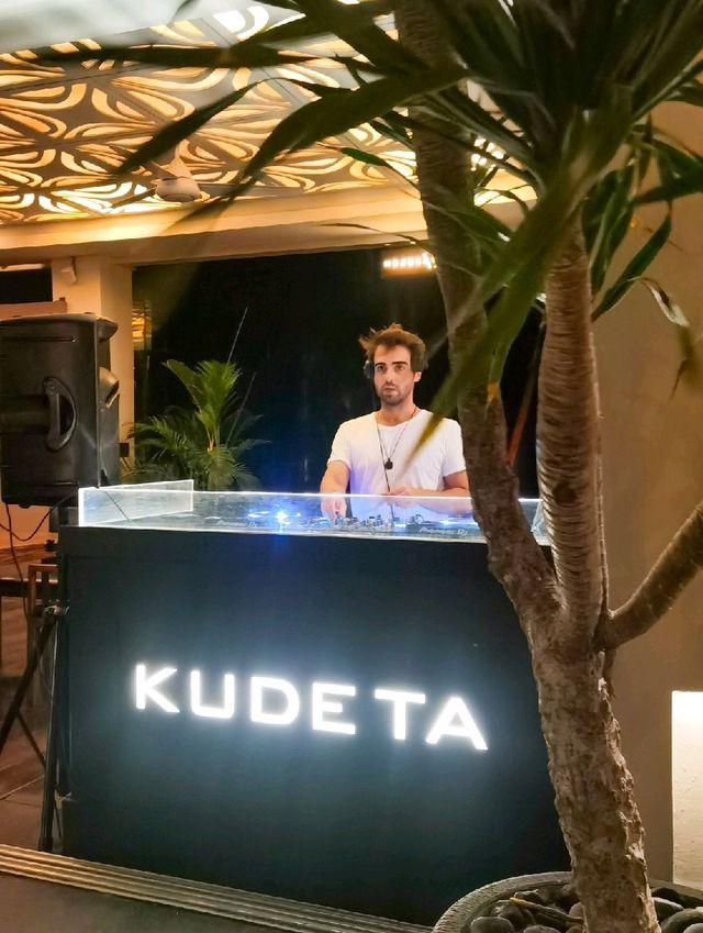 Sunset Chill Vibes in Kudeta Seminyak