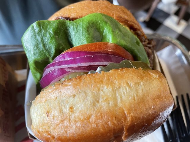 灣仔人氣必試漢堡店｜Burger Joys 