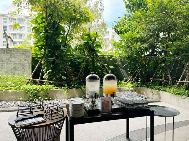  Best Western Premier สระว่ายน้ำสวย อาหารอร่อย