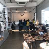11AM cafe and space
