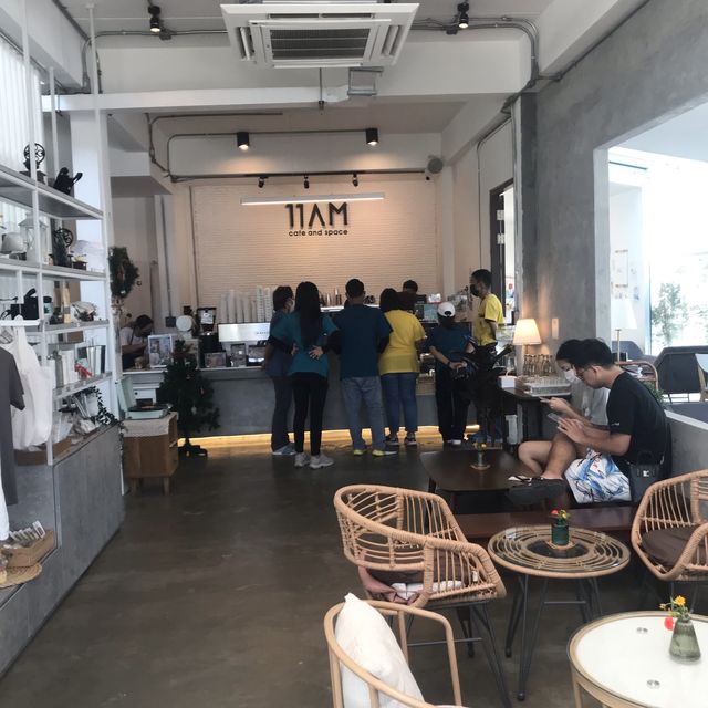 11AM cafe and space