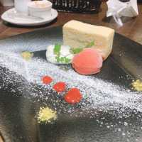 諏訪湖を臨みながら食事ができるレストラン
