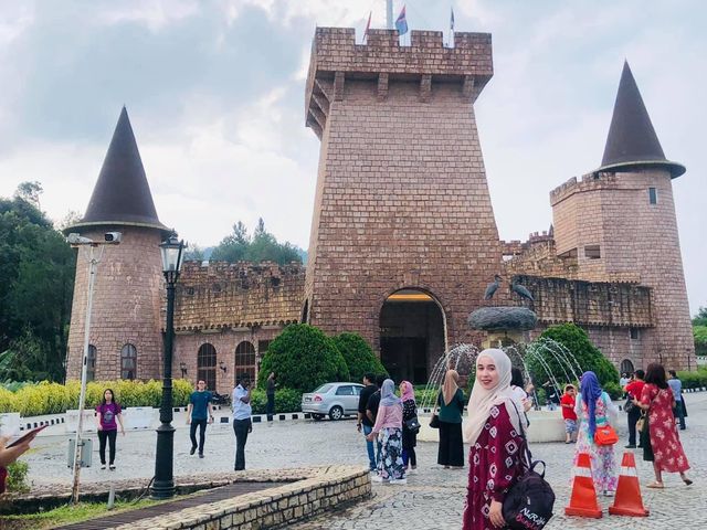   French Village หมู่บ้านฝรั่งเศส Colmar Tropicale