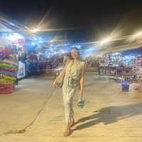 อ่าวนาง แลนด์มาร์ค (night market) 