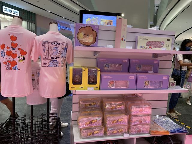 Cute BT21 pop up store 😍! 