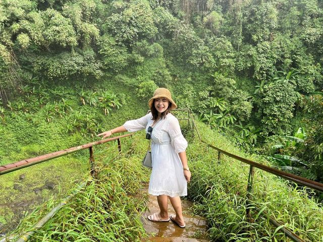 น้ำตกตาดเยือง ประเทศลาว