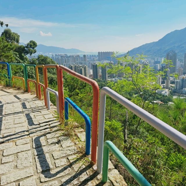 彩虹欄杆/藍地水塘半日遊🌈💧💧
