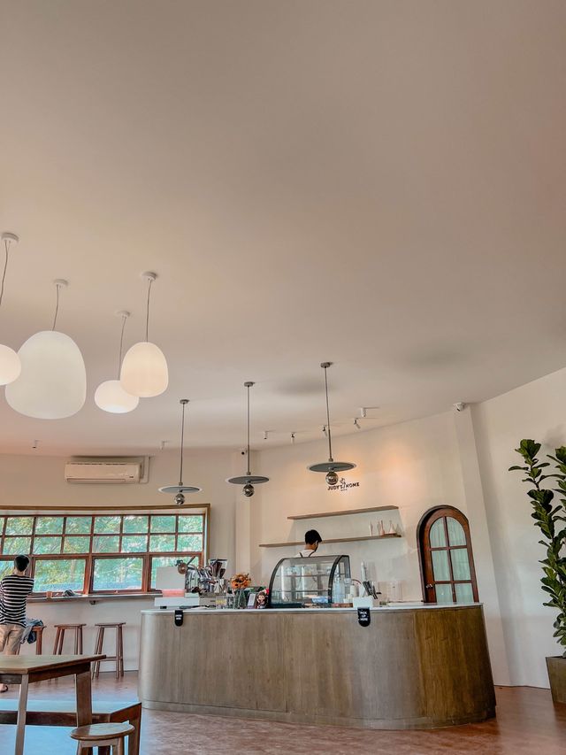 คาเฟ่น้องใหม่ธีมคริสมาสต์ บรรยากาศดี ที่ลำพูน