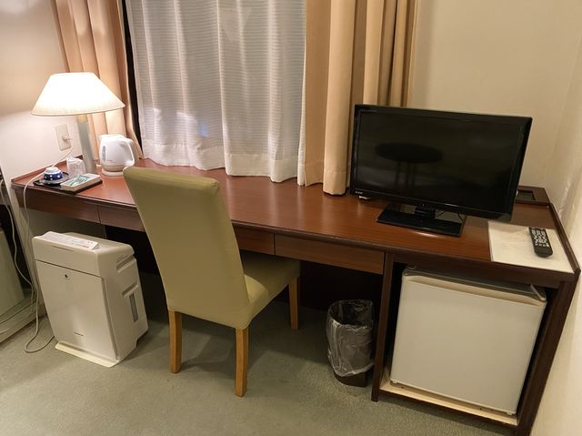 東京・目黒。目黒駅からJRに沿って歩くと到着『ホテルプリンセスガーデン』