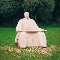 Statues & figures of Zhongshan park