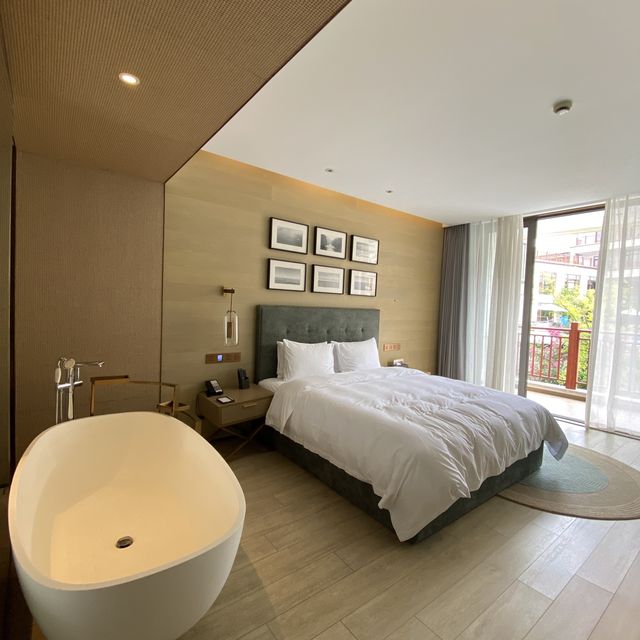 COMFY ROOMS 🚪 COMFY POOL 🏊‍♂️ AWESOME STAY 