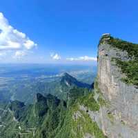 The Avatar Mountains of Hunan - ZhangJiaJie