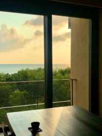 Okinawa vacation | Want to see the sea? Stay at Rainbow Night Noah on the coastline.