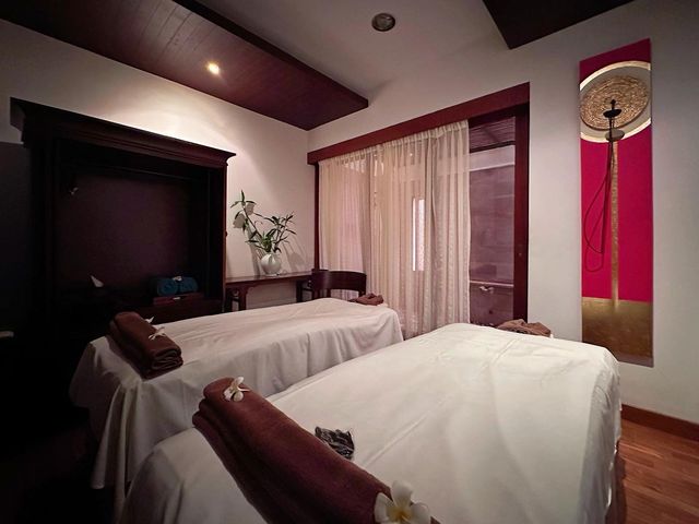 Sokha Angkor Resort - amazing customized dinner and a must-do essential oil SPA.