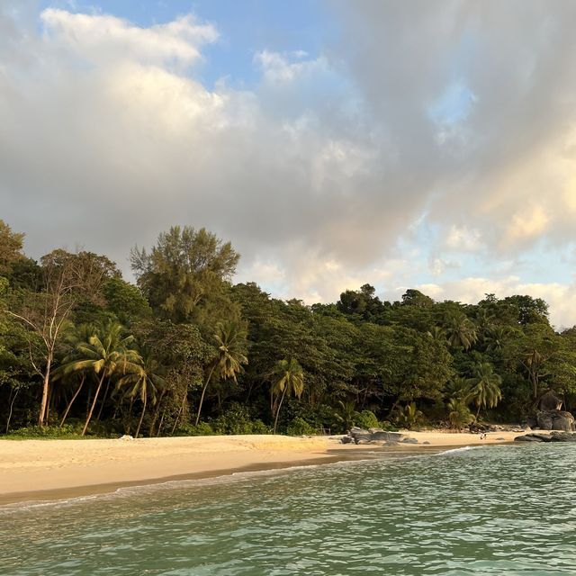 หาดลับที่ไม่ลับภูเก็ต