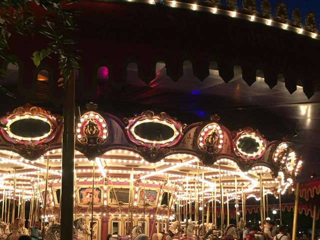 I love Hong Kong Disneyland