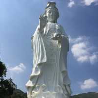 慈山寺 繁華中巍峨的清淨心 