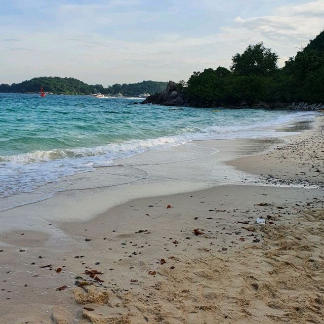 สัมผัสความสวยงามของหาดตายาย @ เกาะล้าน