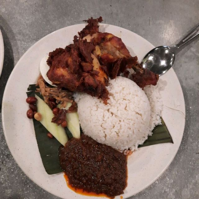 Ali Muthu Ah Hock all day breakfast food!
