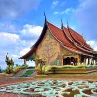 ทะเลหมอกในวัดเรืองแสง อุบลราชธานี
