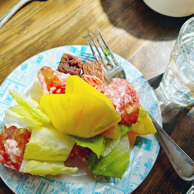 圓方頂樓，曬太陽午餐！嘆！
