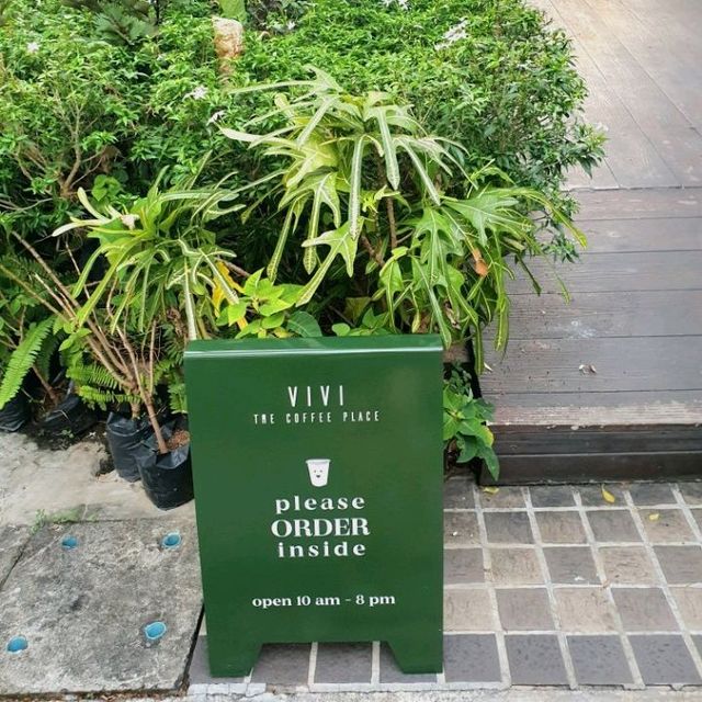 짜오프라야강과 왓아룬이 보이는 방콕 카페