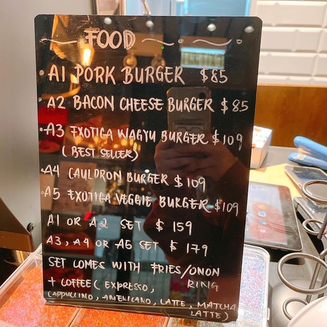 銅鑼灣特色歐洲風情打卡漢堡店🎨