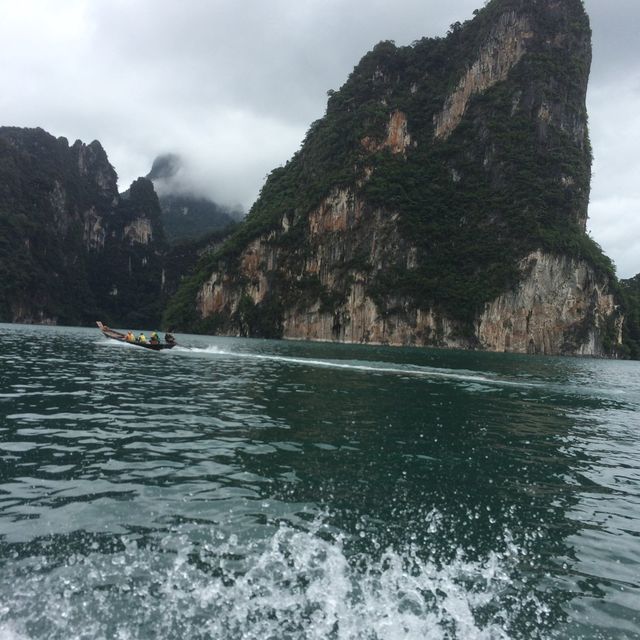 เขื่อนรัชชประภาหน้าหลงใหล