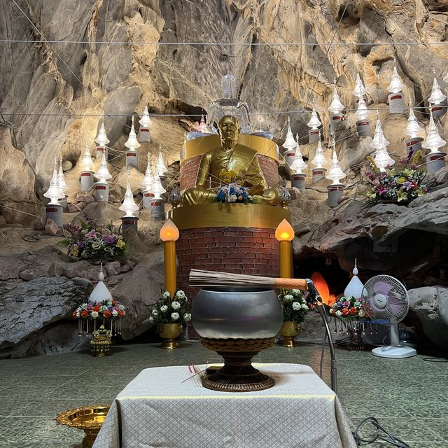 วัดถ้ำเขาวง วัดสวยที่เขาใหญ่