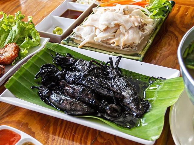ร้านอาหาร ป้าสร้อย เกาะล้าน