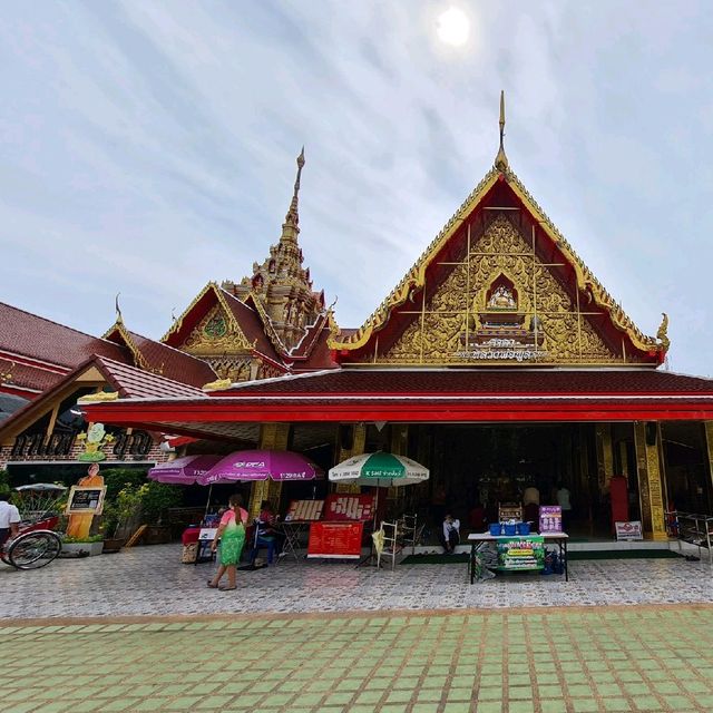 กราบสักการะหลวงพ่อพูล วัดไผ่ล้อม 