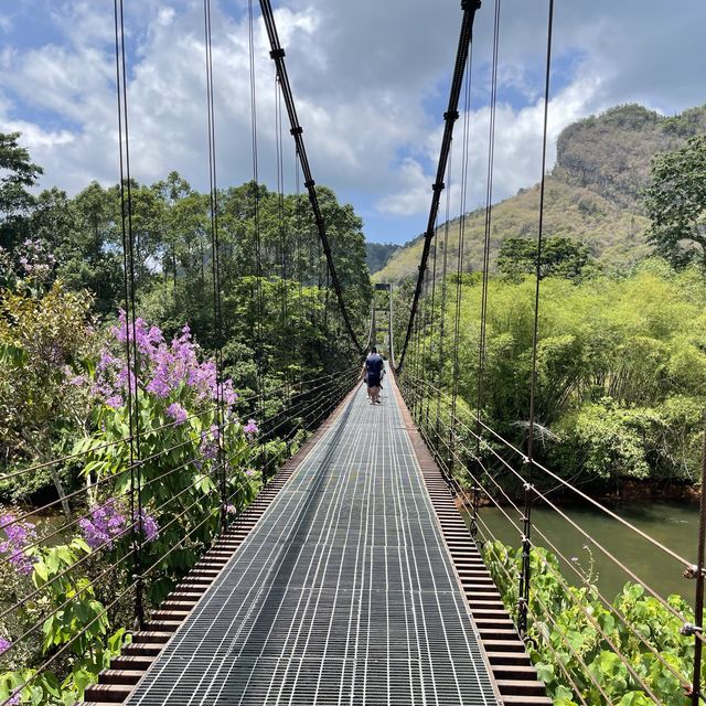 สะพานแขวน ภูเขารูป หัวใจ.. ⛰️💚