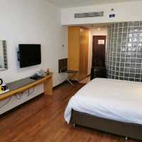 Holiday Inn Express Shanghai Zhabei