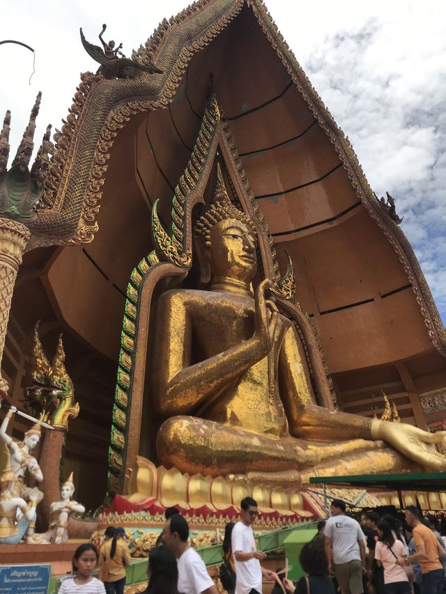 วัดถ้ำเสือความสวยงามบนยอดเขา