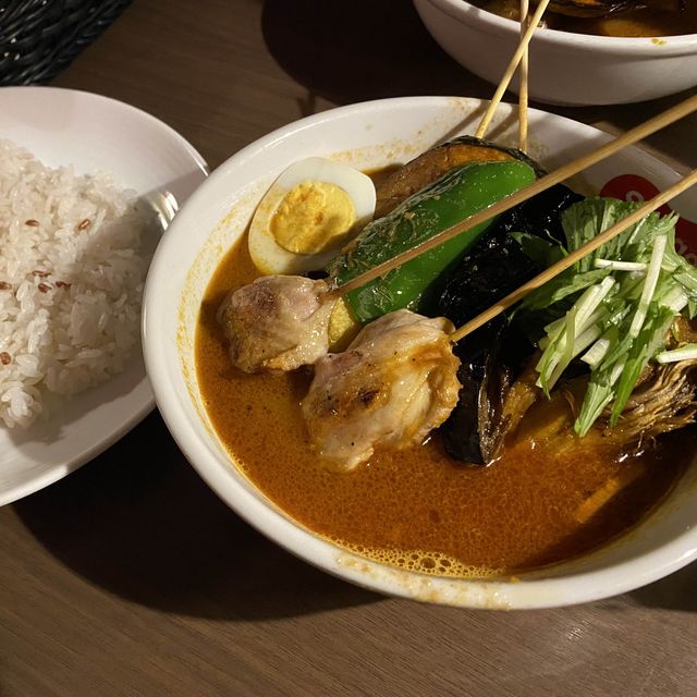 北海道之旅的暖身料理：Suage+餐廳的知床雞湯咖喱