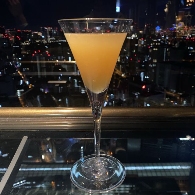 【東京】空に浮かんでいるようなスカイラウンジで味わう至福の一杯