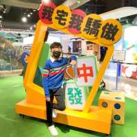 台灣小勞撫殺入香港過新年