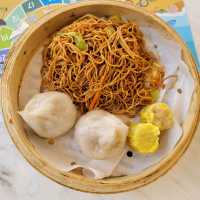充滿度假風情的早餐🍜