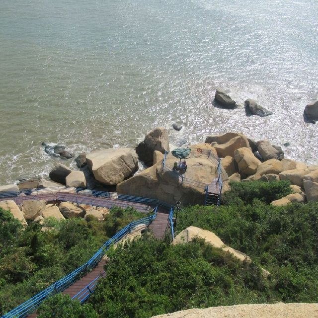 成個島都係🪨🪨🪨