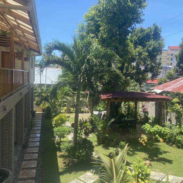 Captain’s Lodge and Bar in Panglao