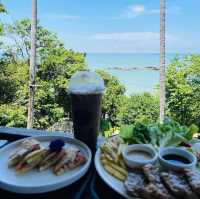 Moon Coffee & Roti at Sichon  🌊🌴
