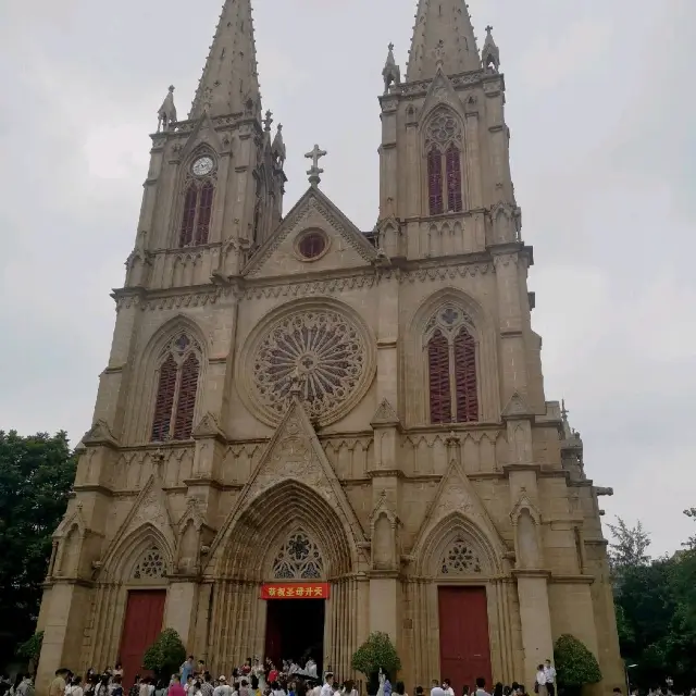 A cathedral in the middle of a modern city