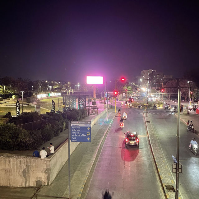 간디시대의 역사도 간직한 아메다바드의 엘리스다리 위에서의 야경🌉