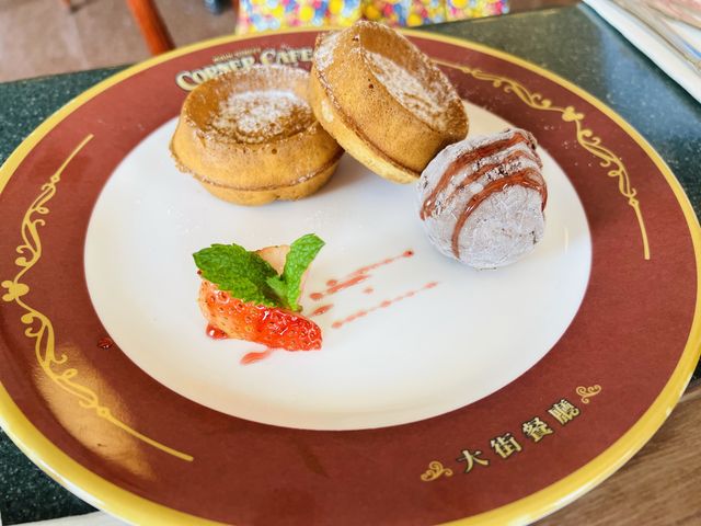 迪士尼樂園美國小鎮大街人氣大街餐廳Corner Cafe！