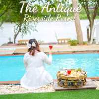 The Antique Riverside Resort ชิลล์ริมแม่น้ำ