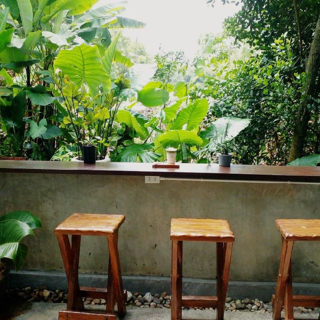 มาทะเลแล้วคิดถึง"เขา" ต้องที่นี่ Black House Cafe
