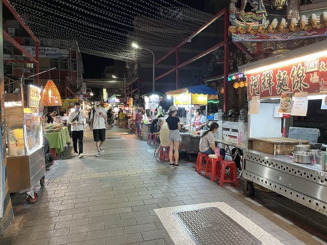 台北大家最愛的夜市士林夜市讓你吃飽飽逛滿滿 