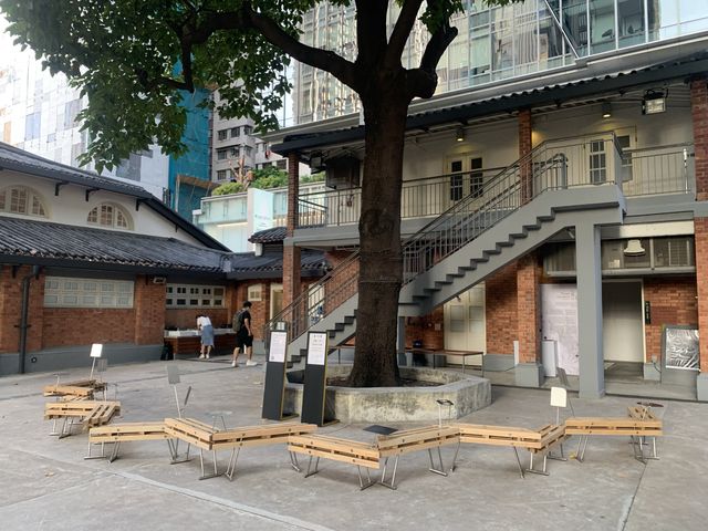 本地遊 | 坐港鐵遊香港 | 炮台山站 | 油街實現 | 鬧市中的藝術綠洲